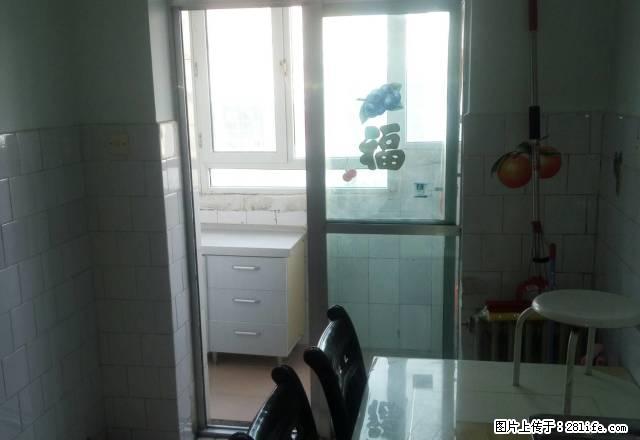 位于广场旁边老汇嘉家楼上。办公居住都可以，办公 。 - 房屋出租 - 房屋租售 - 巴音郭楞分类信息 - 巴音郭楞28生活网 bygl.28life.net